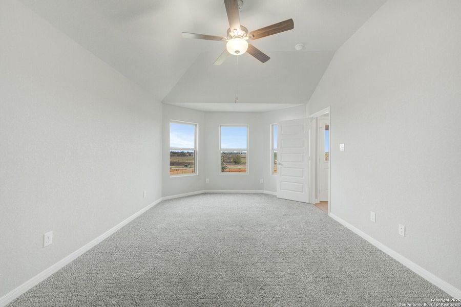 Spacious, unfurnished interior of a new home in Paloma Park, Converse (Image 26).