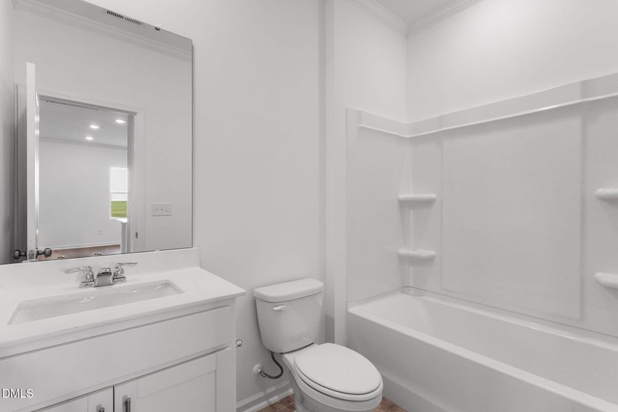 SUN_CaitlinCrossing_Pic_Davidson-29