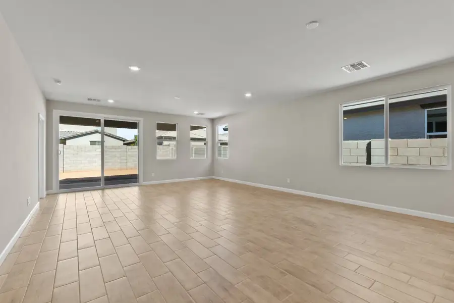 New Home in Goodyear, AZ.  - Slide 8