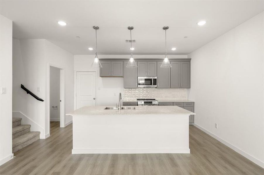 5708 Lakeview- Primary Suite-2