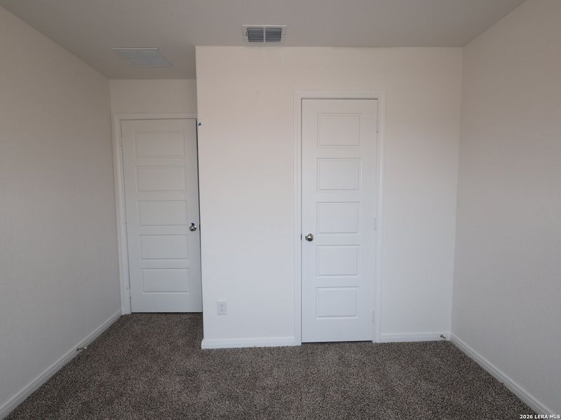 Spacious, unfurnished interior of a new home in Agave, San Antonio (Image 22).