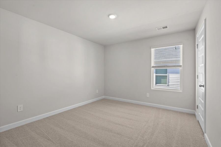 Spacious, unfurnished interior of a new home in Creek Ridge - Heritage Collection, Spartanburg (Image 16).