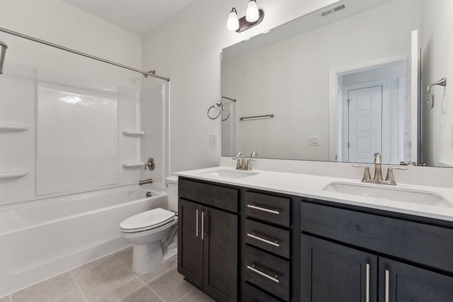 22- HHHunt Homes Mason Hall Bathroom