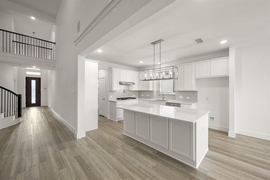 707 Majestic- Kitchen