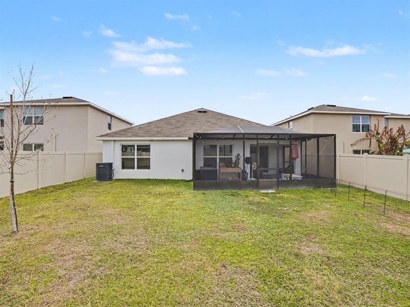 Exterior details and patio area of a home in , Wimauma (Image 21).