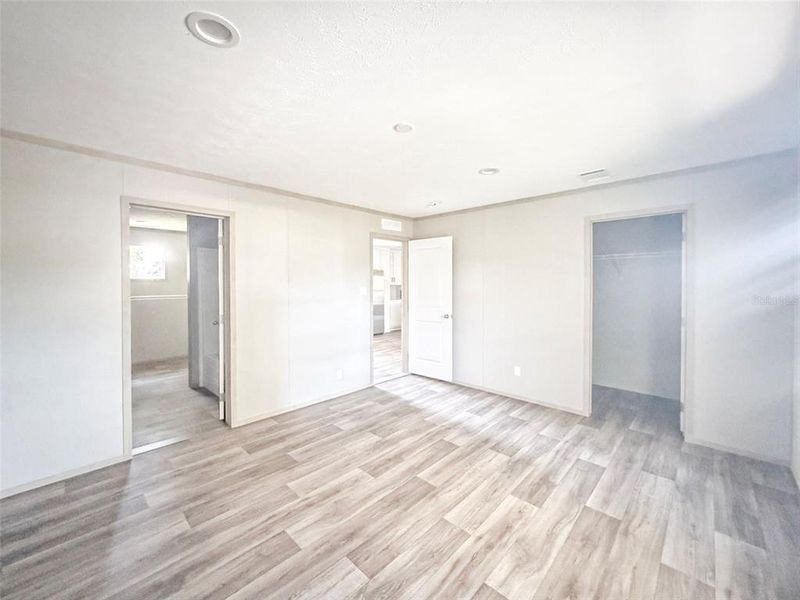 Spacious, unfurnished interior of a new home in , Polk City (Image 22).