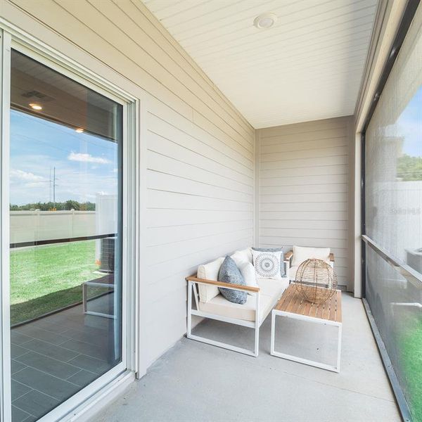 Exterior details and patio area of a home in , Ocala (Image 4).