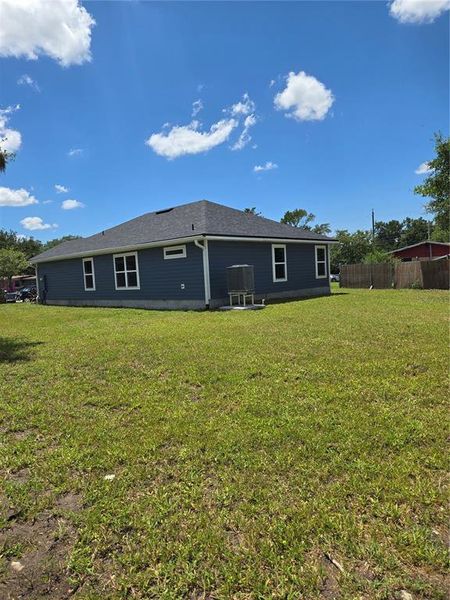 Exterior details and patio area of a home in , Jacksonville (Image 4).