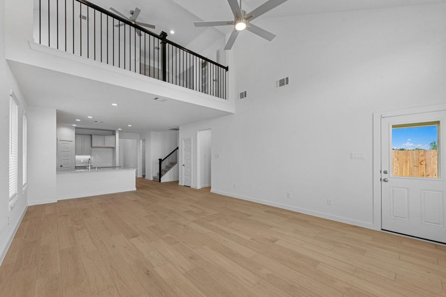 Spacious, unfurnished interior of a new home in Grand Mason Crossing, Katy (Image 15).