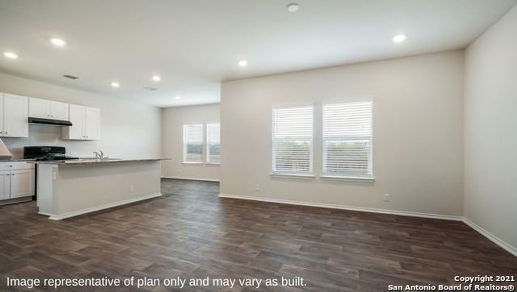 Spacious, unfurnished interior of a new home in Applewood, San Antonio (Image 10). Spacious, unfurnished interior of a new home in Applewood, San Antonio (Image 10).