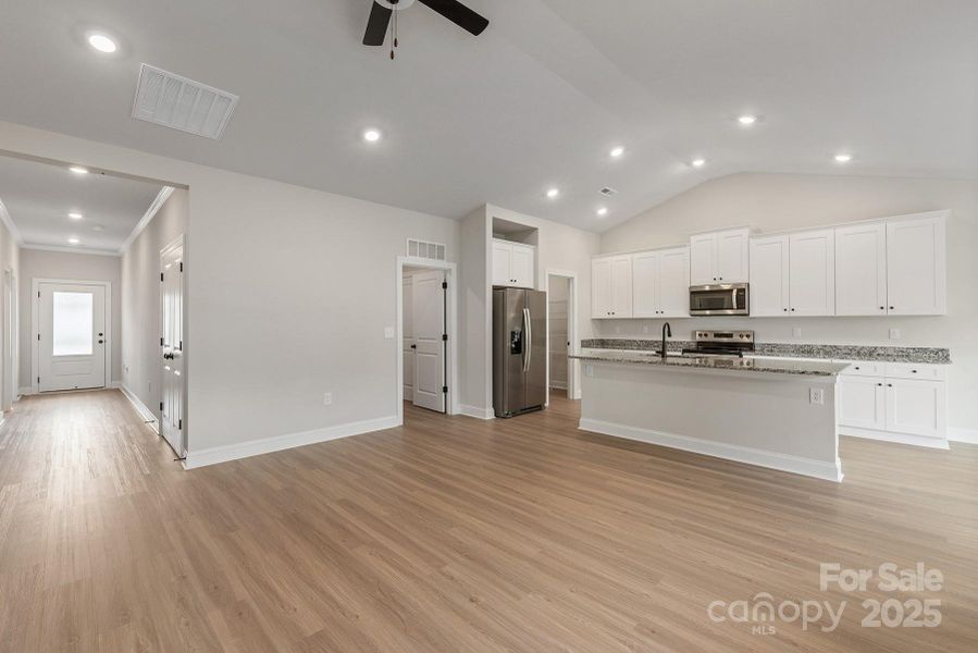 Spacious, unfurnished interior of a new home in Ascot Woods, Charlotte (Image 6).