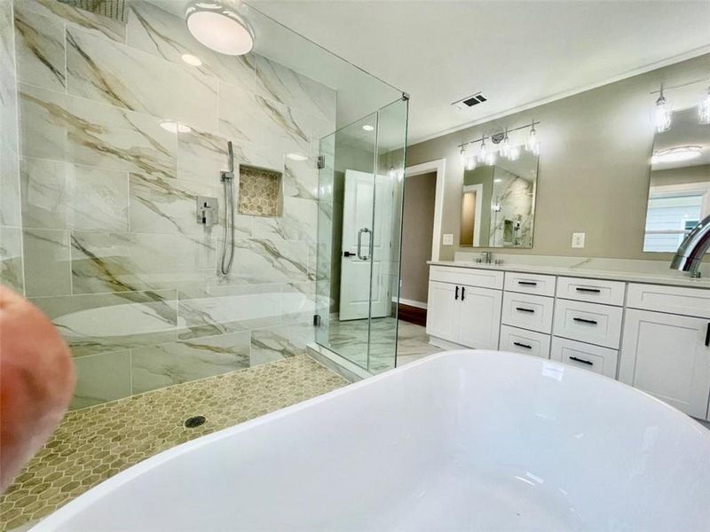 Furnished interior view inside a new home in , Hapeville (Image 6).