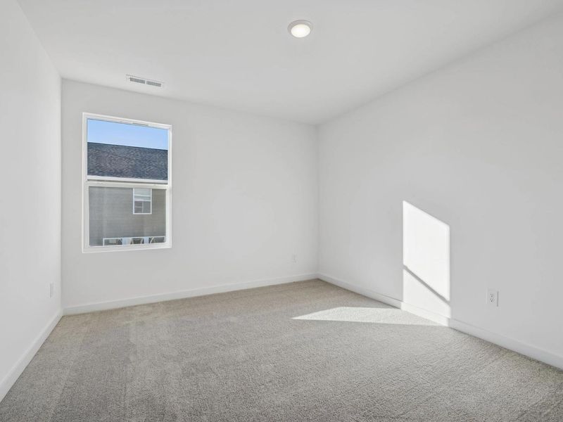 Spacious, unfurnished interior of a new home in Sage Farms, White House (Image 33).