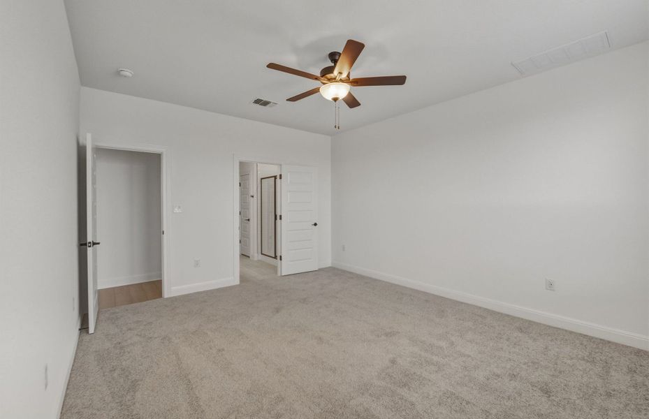 Spacious, unfurnished interior of a new home in Lagos, Manor (Image 46).