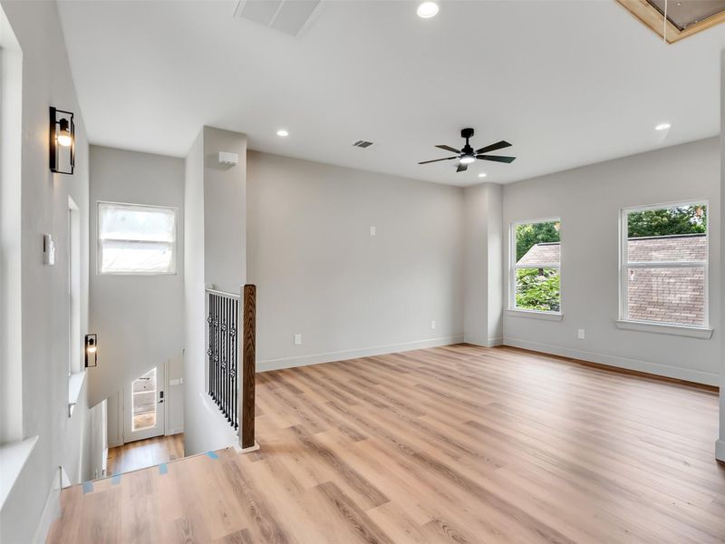 Spacious, unfurnished interior of a new home in , Willis (Image 30).