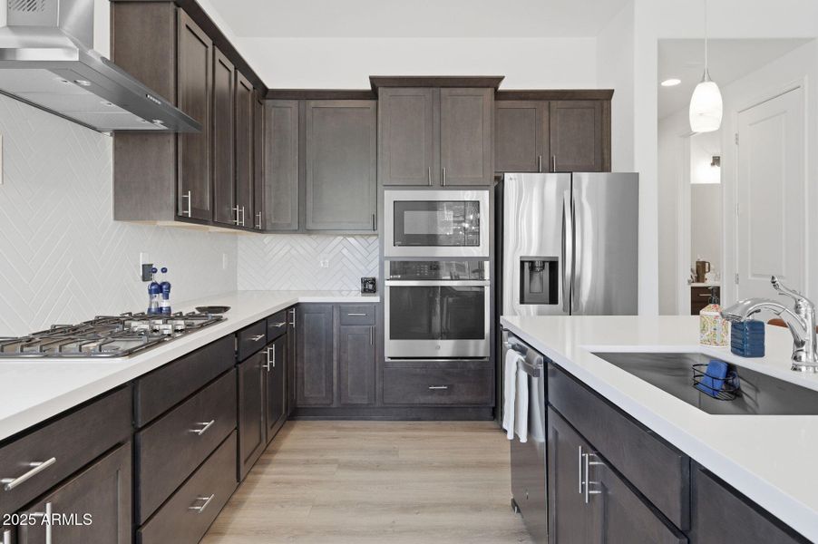 11-web-or-mls-2142 W Hide Tr-11