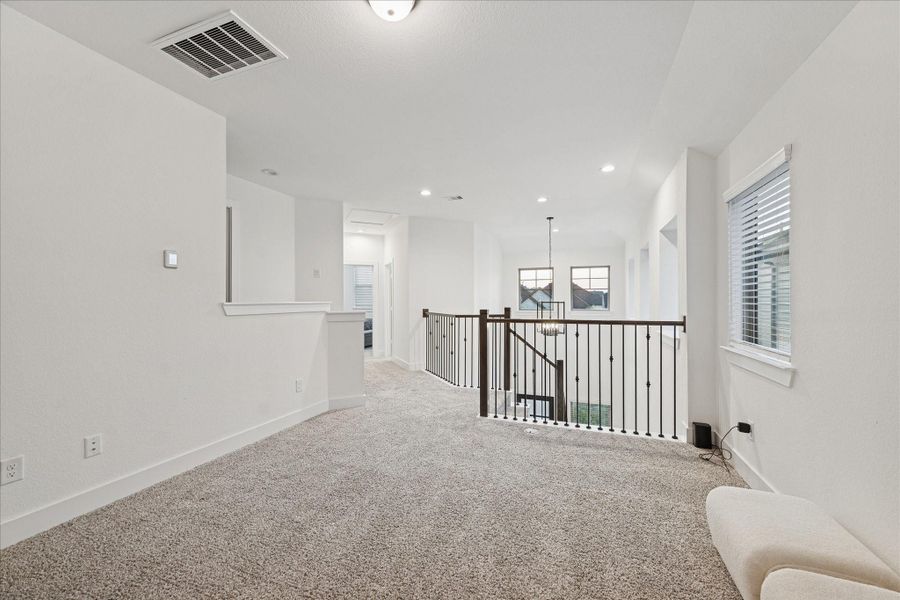 Spacious, unfurnished interior of a new home in , Conroe (Image 20).