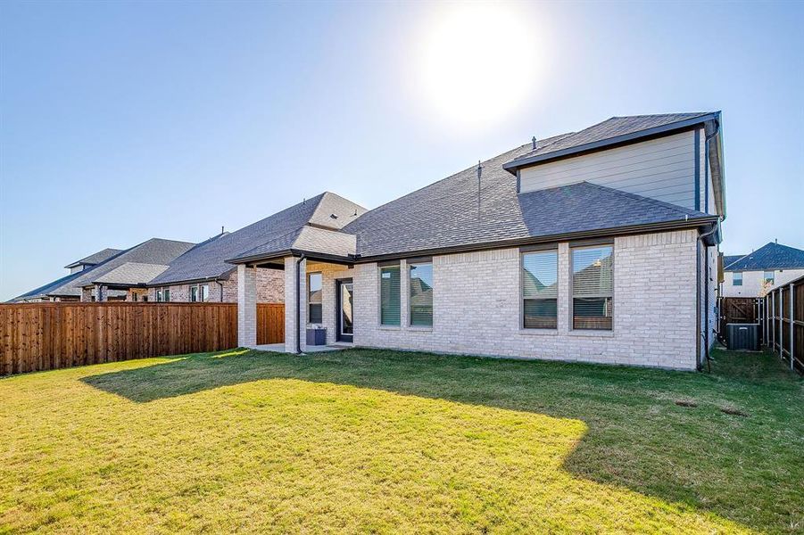 Exterior details and patio area of a home in Ventana, Fort Worth (Image 22).