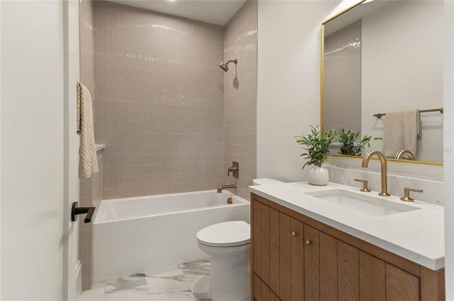 Furnished interior view inside a new home in , Orlando (Image 36).