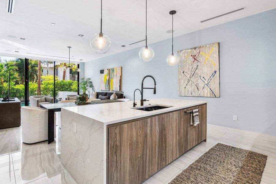 014-914PalmTrail-DelrayBeach-FL-33483-SM