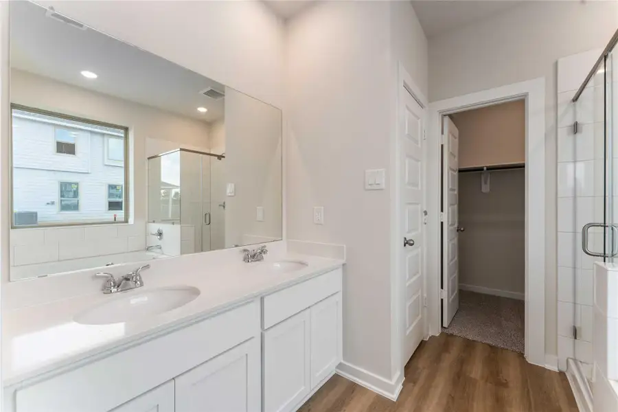 Furnished interior view inside a new home in Magnolia Springs, Montgomery (Image 3).