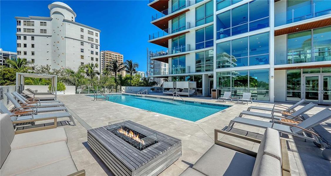 Condo located in Sarasota, FL showcasing its design and architecture (Image 1). Condo located in Sarasota, FL showcasing its design and architecture (Image 1).