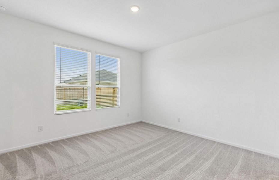 Spacious, unfurnished interior of a new home in Stokesbury, Waller (Image 29).