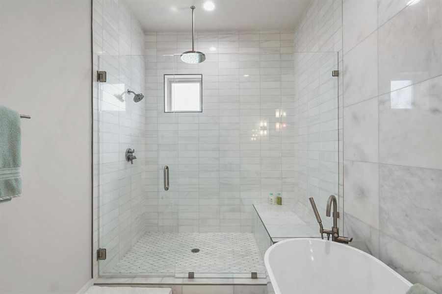 Furnished interior view inside a new home in , Grapevine (Image 23).
