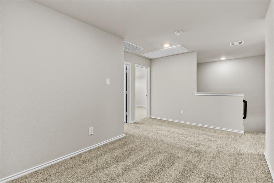 Spacious, unfurnished interior of a new home in Orchard Village, Fort Worth (Image 18).