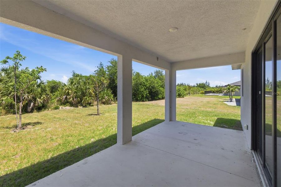 Exterior details and patio area of a home in , Port Charlotte (Image 4).