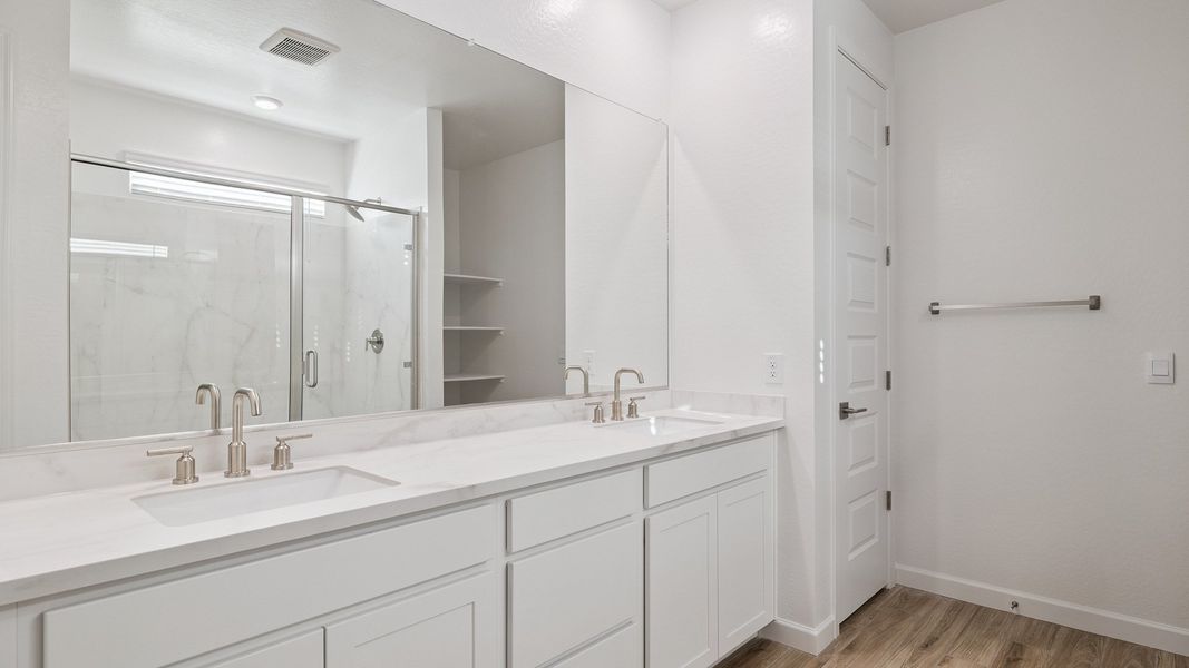 Furnished interior view inside a new home in Aloravita, Peoria (Image 10).