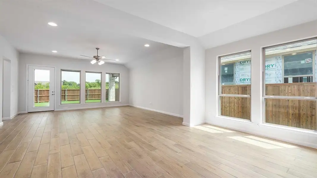 Spacious, unfurnished interior of a new home in Devonshire - Reserve 45', Forney (Image 15).