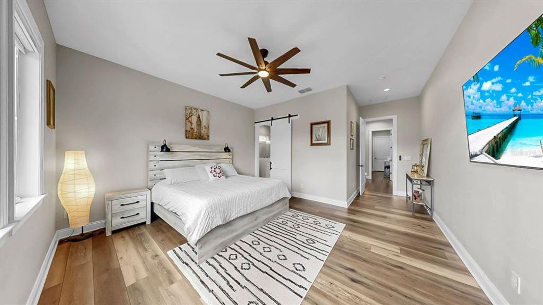 Furnished interior view inside a new home in , Apollo Beach (Image 28).