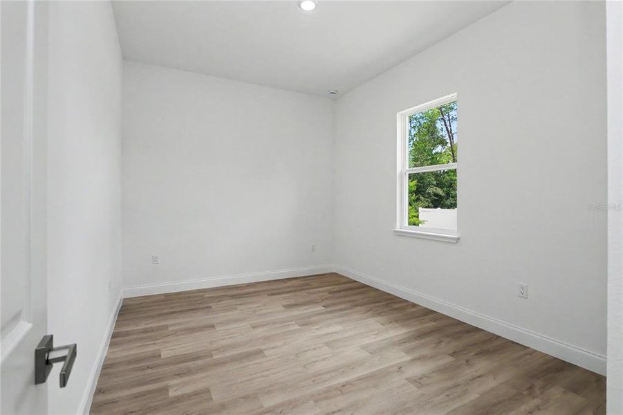 Spacious, unfurnished interior of a new home in , Ocala (Image 32).