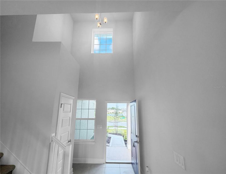 Spacious, unfurnished interior of a new home in Harmony Central, St. Cloud (Image 8).
