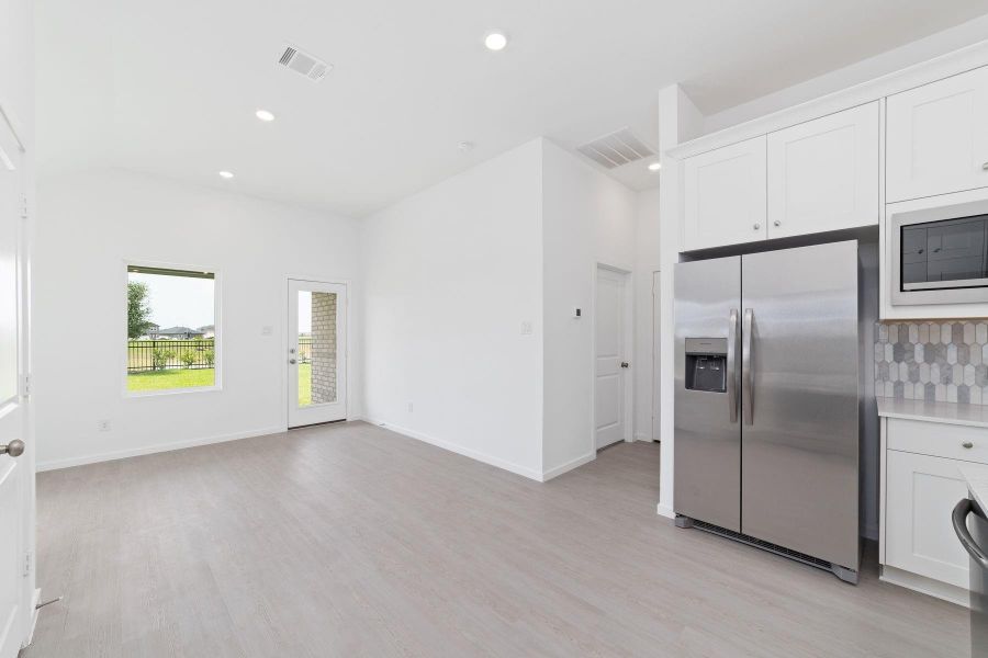 Spacious, unfurnished interior of a new home in , Katy (Image 17).
