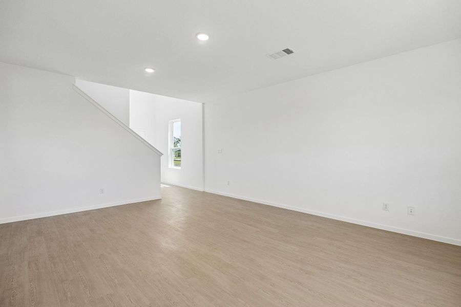 Spacious, unfurnished interior of a new home in Montgomery Bend, Montgomery (Image 19).