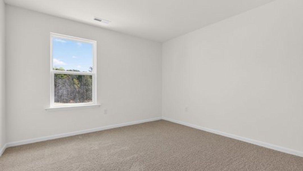 Spacious, unfurnished interior of a new home in Shahbain Reserve, Raeford (Image 29).