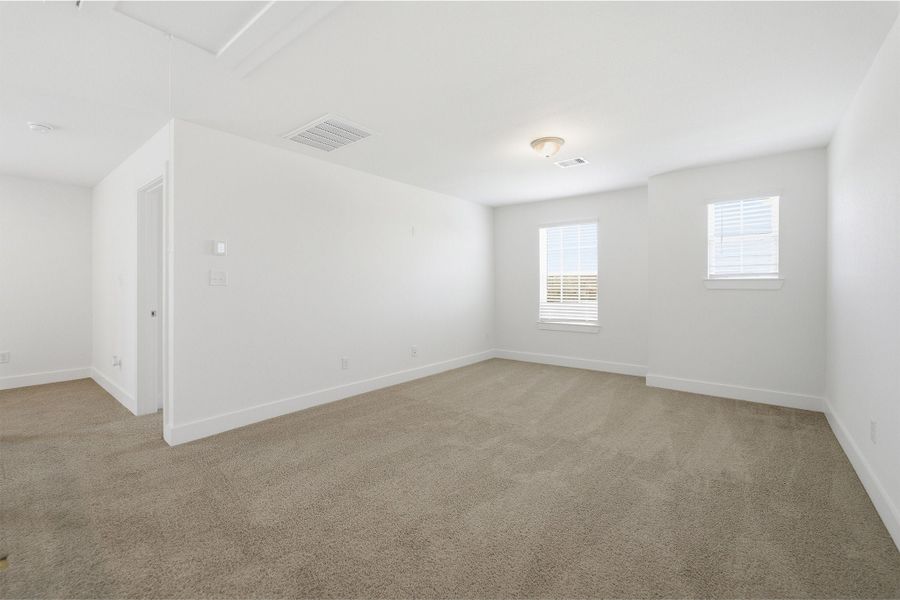 Spacious, unfurnished interior of a new home in Bay Creek, Baytown (Image 28).