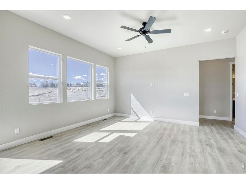 Spacious, unfurnished interior of a new home in , Fort Collins (Image 17).