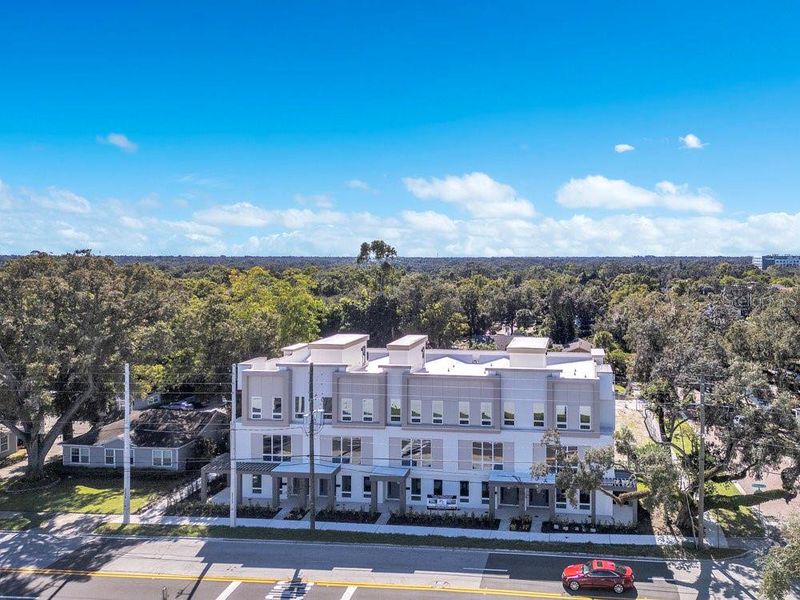 Exterior details and patio area of a home in , Orlando (Image 30).
