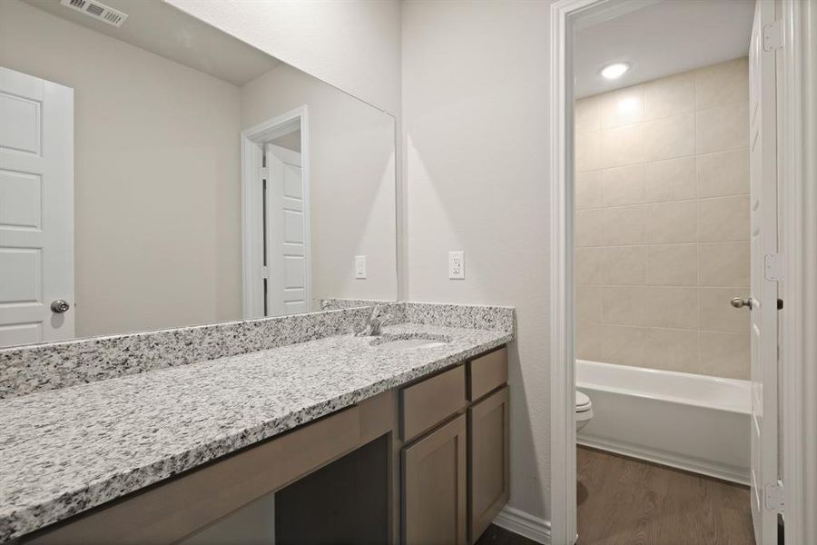 Furnished interior view inside a new home in Deer Creek, Fort Worth (Image 5). Furnished interior view inside a new home in Deer Creek, Fort Worth (Image 5).