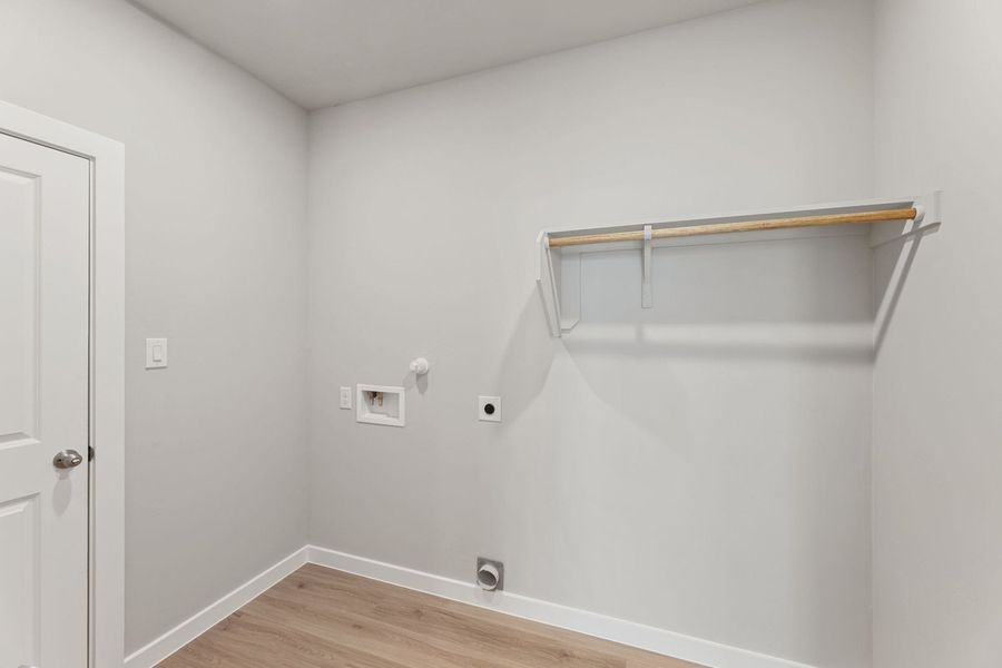 Spacious, unfurnished interior of a new home in Highland Ridge, New Braunfels (Image 25).