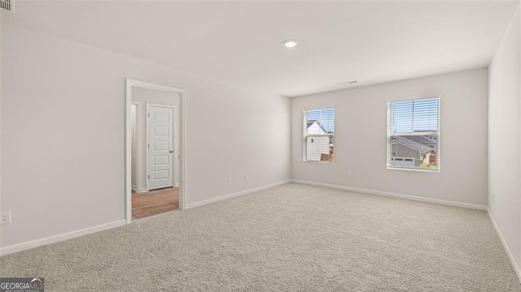 Spacious, unfurnished interior of a new home in Twin Lakes, Hoschton (Image 8).