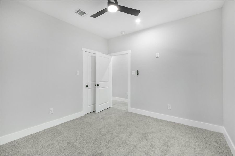 Spacious, unfurnished interior of a new home in , Willis (Image 31).