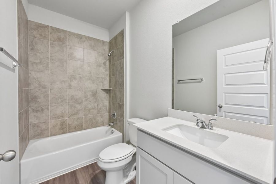 Furnished interior view inside a new home in Edgebrooke, Pflugerville (Image 11).