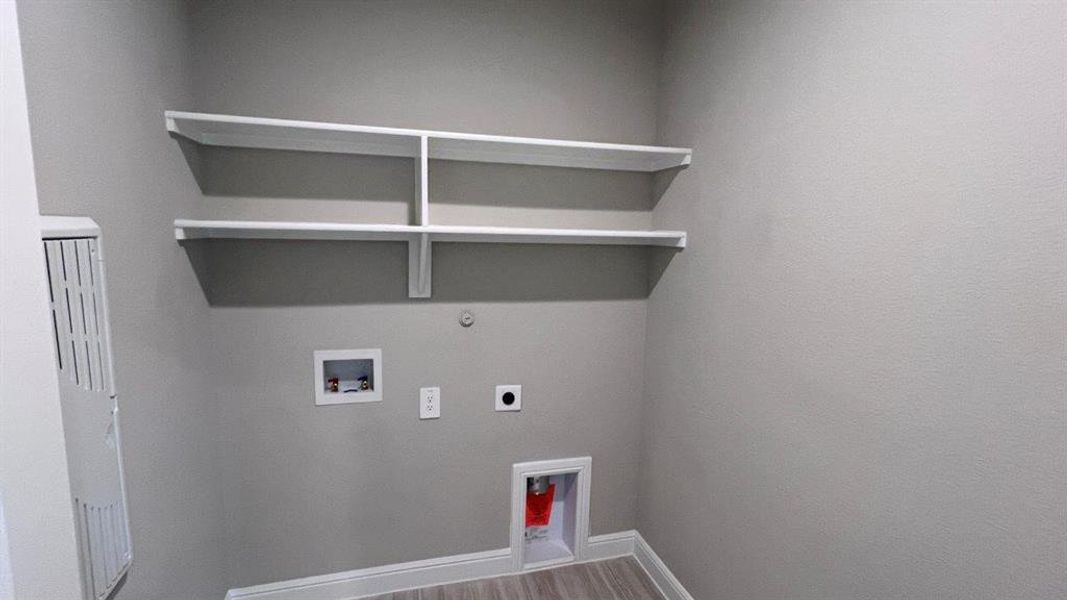 Spacious, unfurnished interior of a new home in Bluestem, Rhome (Image 17).