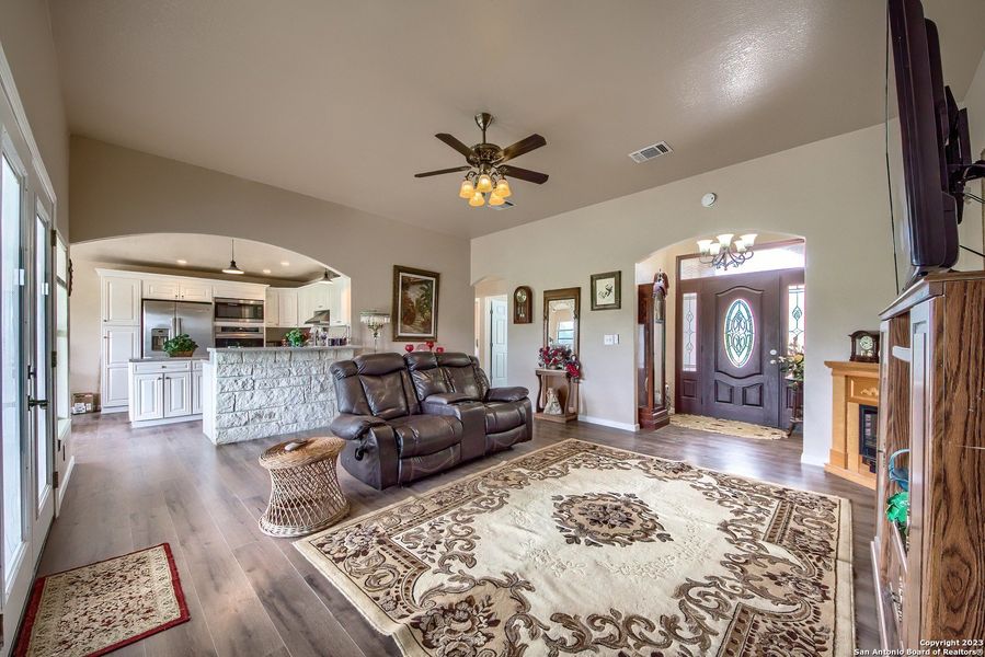 Furnished interior view inside a new home in , La Vernia (Image 20).