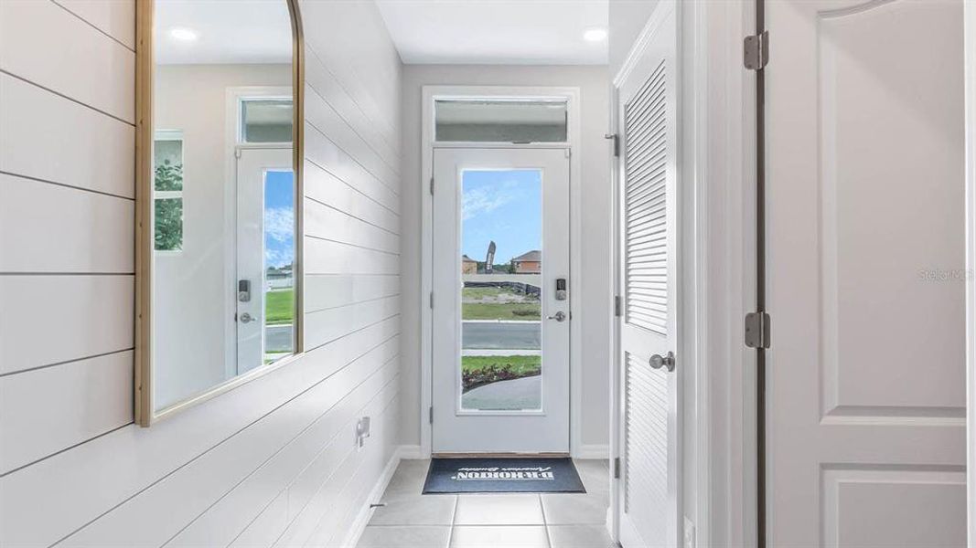 Exterior details and patio area of a home in , Poinciana (Image 3).