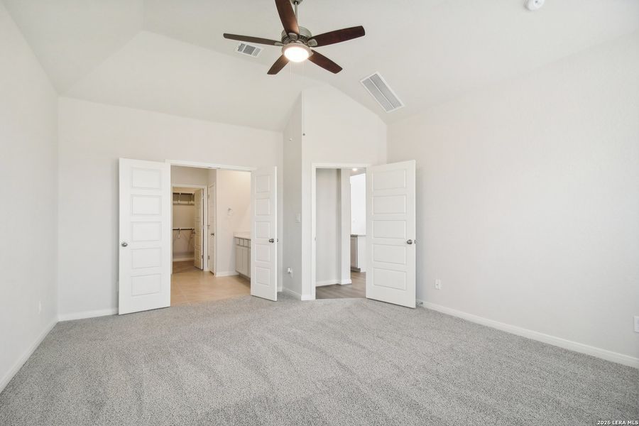 Spacious, unfurnished interior of a new home in , San Antonio (Image 22).
